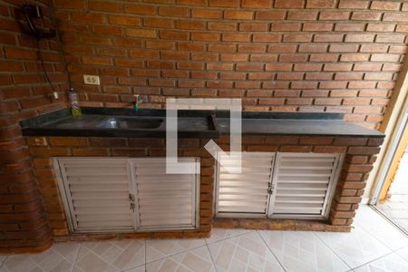 Casa à venda com 107m², 2 quartos e 2 vagas Casa à venda com 107m², 2 quartos e 2 vagasÁrea externa