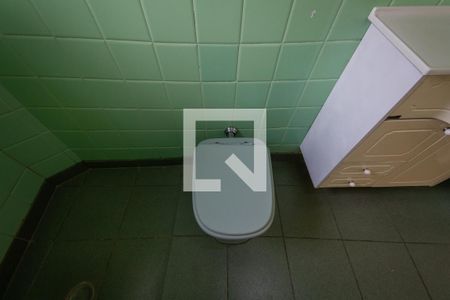 Casa à venda com 107m², 2 quartos e 2 vagas Casa à venda com 107m², 2 quartos e 2 vagasBanheiro