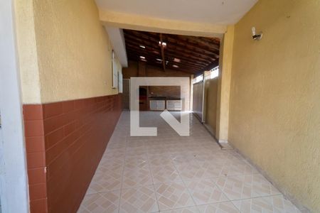 Casa à venda com 107m², 2 quartos e 2 vagas Casa à venda com 107m², 2 quartos e 2 vagasÁrea externa