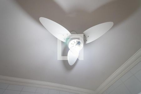 Casa à venda com 107m², 2 quartos e 2 vagas Casa à venda com 107m², 2 quartos e 2 vagasCozinha