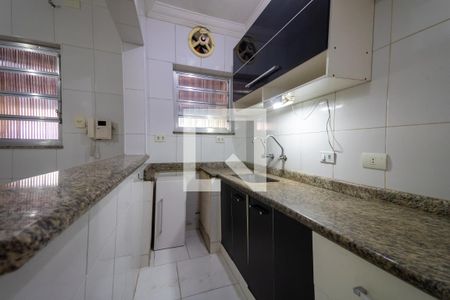 Casa à venda com 107m², 2 quartos e 2 vagas Casa à venda com 107m², 2 quartos e 2 vagasCozinha