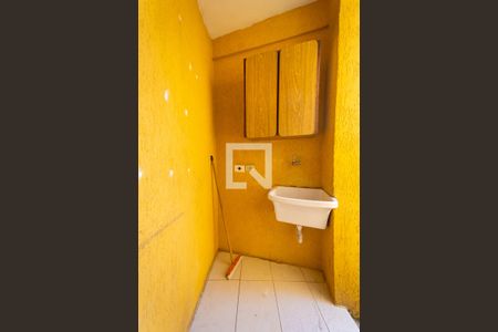 Casa à venda com 107m², 2 quartos e 2 vagas Casa à venda com 107m², 2 quartos e 2 vagasLavanderia