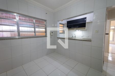 Casa à venda com 107m², 2 quartos e 2 vagas Casa à venda com 107m², 2 quartos e 2 vagasCozinha