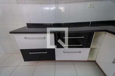 Casa à venda com 107m², 2 quartos e 2 vagas Casa à venda com 107m², 2 quartos e 2 vagasCozinha