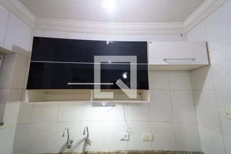 Casa à venda com 107m², 2 quartos e 2 vagas Casa à venda com 107m², 2 quartos e 2 vagasCozinha