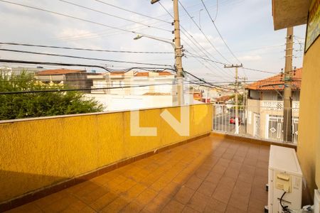 Casa à venda com 107m², 2 quartos e 2 vagas Casa à venda com 107m², 2 quartos e 2 vagasVaranda Quarto