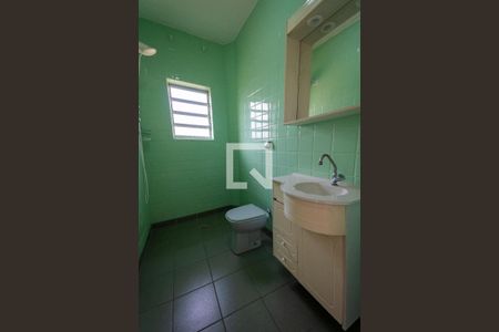 Casa à venda com 107m², 2 quartos e 2 vagas Casa à venda com 107m², 2 quartos e 2 vagasBanheiro