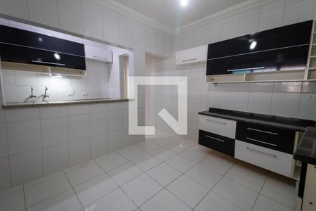 Casa à venda com 107m², 2 quartos e 2 vagas Casa à venda com 107m², 2 quartos e 2 vagasCozinha