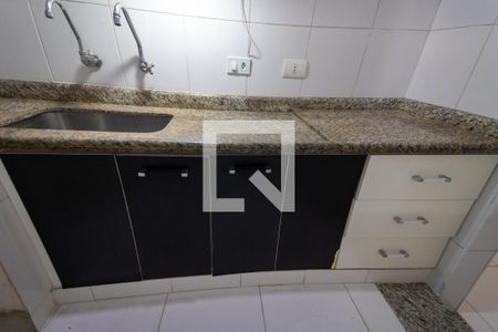 Casa à venda com 107m², 2 quartos e 2 vagas Casa à venda com 107m², 2 quartos e 2 vagasCozinha