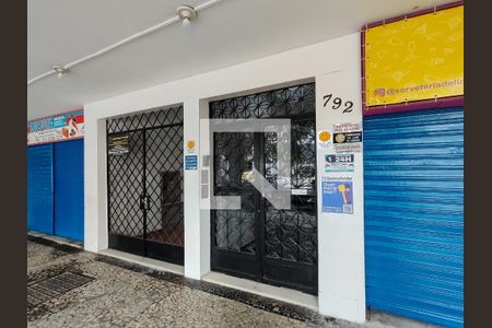 Apartamento para alugar com 80m², 2 quartos e 1 vaga Apartamento para alugar com 80m², 2 quartos e 1 vagaFachada e portaria