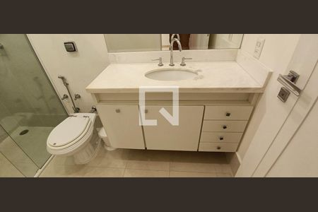 Casa à venda com 604m², 5 quartos e 4 vagas Casa à venda com 604m², 5 quartos e 4 vagasBanheiro da Suíte 4