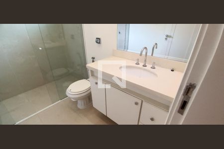 Casa à venda com 604m², 5 quartos e 4 vagas Casa à venda com 604m², 5 quartos e 4 vagasBanheiro da Suíte 2