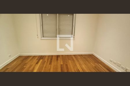 Casa à venda com 604m², 5 quartos e 4 vagas Casa à venda com 604m², 5 quartos e 4 vagasSuíte 3