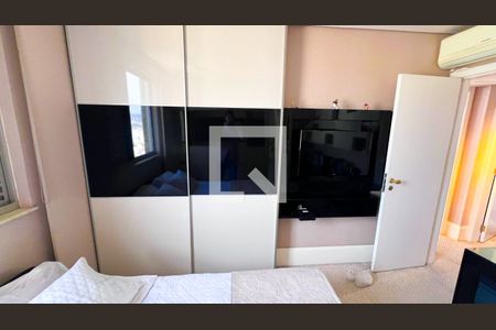 Apartamento à venda com 440m², 5 quartos e 3 vagasQuarto 