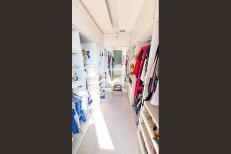 Apartamento à venda com 440m², 5 quartos e 3 vagasCloset