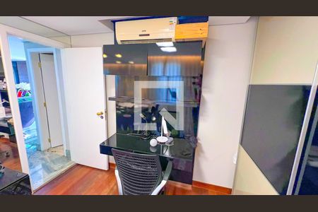 Apartamento à venda com 440m², 5 quartos e 3 vagasQuarto 