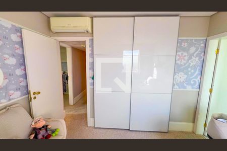 Apartamento à venda com 440m², 5 quartos e 3 vagasQuarto 