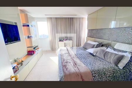 Apartamento à venda com 440m², 5 quartos e 3 vagasQuarto 