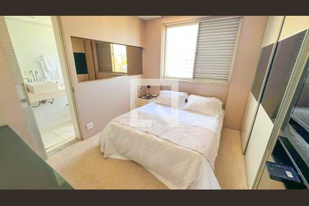 Apartamento à venda com 440m², 5 quartos e 3 vagasQuarto 