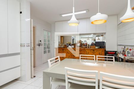 Casa à venda com 265m², 3 quartos e 4 vagas Casa à venda com 265m², 3 quartos e 4 vagasCozinha
