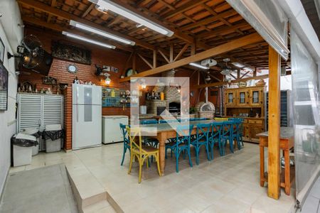 Casa à venda com 265m², 3 quartos e 4 vagas Casa à venda com 265m², 3 quartos e 4 vagasÁrea comum