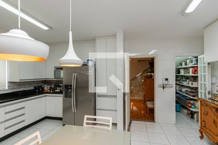 Casa à venda com 265m², 3 quartos e 4 vagas Casa à venda com 265m², 3 quartos e 4 vagasCozinha