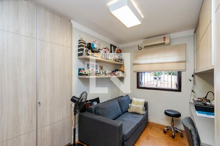 Casa à venda com 265m², 3 quartos e 4 vagas Casa à venda com 265m², 3 quartos e 4 vagasQuarto 3