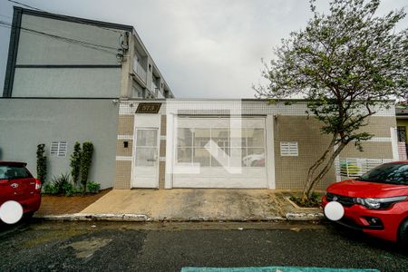 Fachada de casa à venda com 2 quartos, 68m² em Vila Carrão, São Paulo