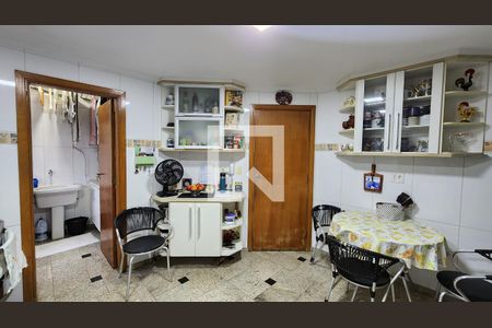 Casa para alugar com 260m², 4 quartos e 2 vagasCozinha