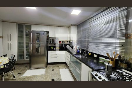 Casa para alugar com 260m², 4 quartos e 2 vagasCozinha