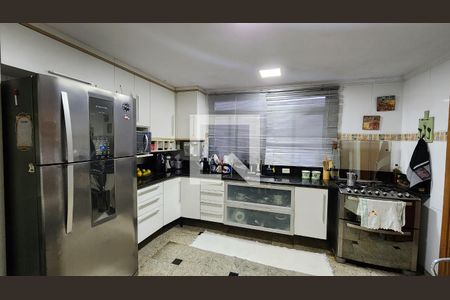 Casa para alugar com 260m², 4 quartos e 2 vagasCozinha