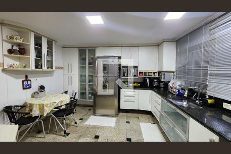 Casa para alugar com 260m², 4 quartos e 2 vagasCozinha