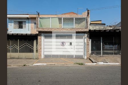 Casa para alugar com 158m², 2 quartos e 2 vagas Casa para alugar com 158m², 2 quartos e 2 vagasFachada