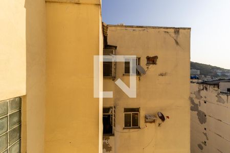 Apartamento à venda com 77m², 3 quartos e 1 vagaÁrea de Serviço Vista