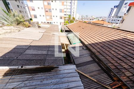 Casa à venda com 418m², 3 quartos e 1 vaga Casa à venda com 418m², 3 quartos e 1 vagaCasas dos fundos