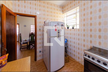 Casa à venda com 418m², 3 quartos e 1 vaga Casa à venda com 418m², 3 quartos e 1 vagaCasa 2 - Cozinha