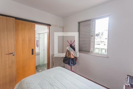 Suíte de apartamento à venda com 3 quartos, 90m² em Santo Antônio, Belo Horizonte