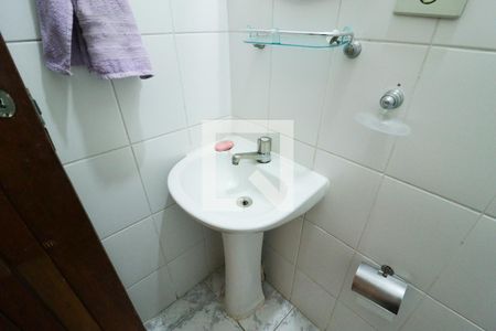 Casa à venda com 380m², 3 quartos e 4 vagasBanheiro 2