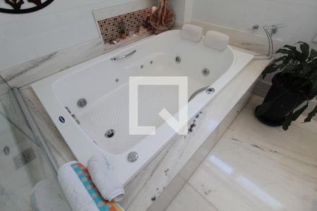 Apartamento à venda com 203m², 4 quartos e 3 vagasBanheiro da Suíte Master