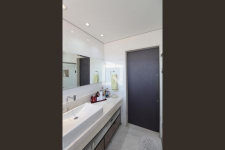 Apartamento à venda com 203m², 4 quartos e 3 vagasBanheiro da Suíte Master