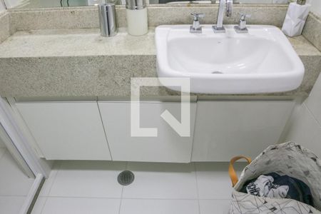 Apartamento à venda com 145m², 3 quartos e 4 vagasBanheiro da Suíte 1