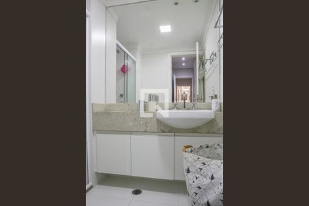 Apartamento à venda com 145m², 3 quartos e 4 vagasBanheiro da Suíte 1