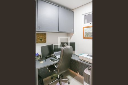 Apartamento à venda com 145m², 3 quartos e 4 vagasEscritório