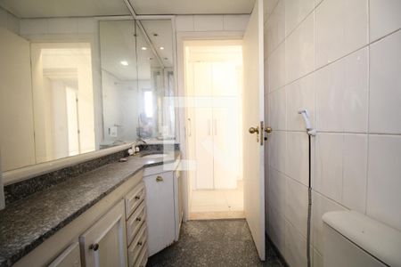 Apartamento para alugar com 198m², 3 quartos e 3 vagasBanheiro