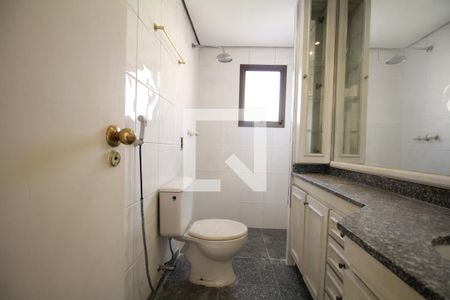 Apartamento para alugar com 198m², 3 quartos e 3 vagasBanheiro