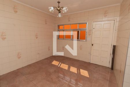 Casa à venda com 190m², 4 quartos e 2 vagas Casa à venda com 190m², 4 quartos e 2 vagasCozinha