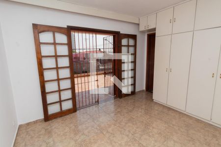 Casa à venda com 190m², 4 quartos e 2 vagas Casa à venda com 190m², 4 quartos e 2 vagasQuarto 4 - suíte com varanda
