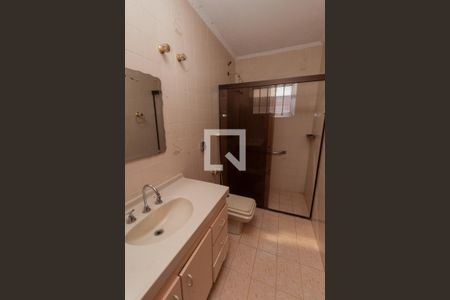 Casa à venda com 190m², 4 quartos e 2 vagas Casa à venda com 190m², 4 quartos e 2 vagasBanheiro 2