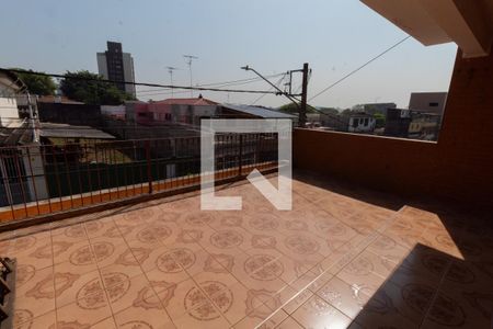 Casa à venda com 190m², 4 quartos e 2 vagas Casa à venda com 190m², 4 quartos e 2 vagasVaranda