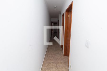 Casa à venda com 190m², 4 quartos e 2 vagas Casa à venda com 190m², 4 quartos e 2 vagasCorredor